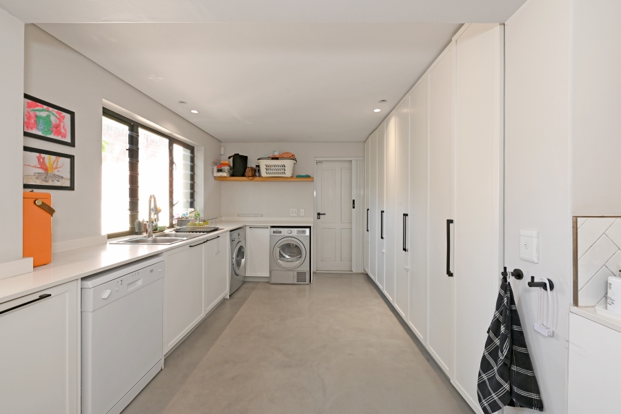 To Let 4 Bedroom Property for Rent in Newlands Western Cape